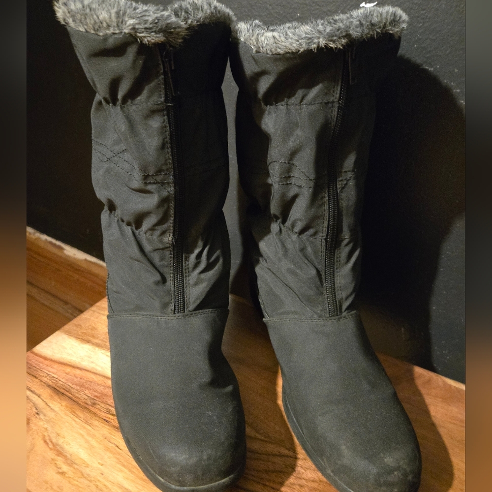 Women's Black Winter Boots Size 10M